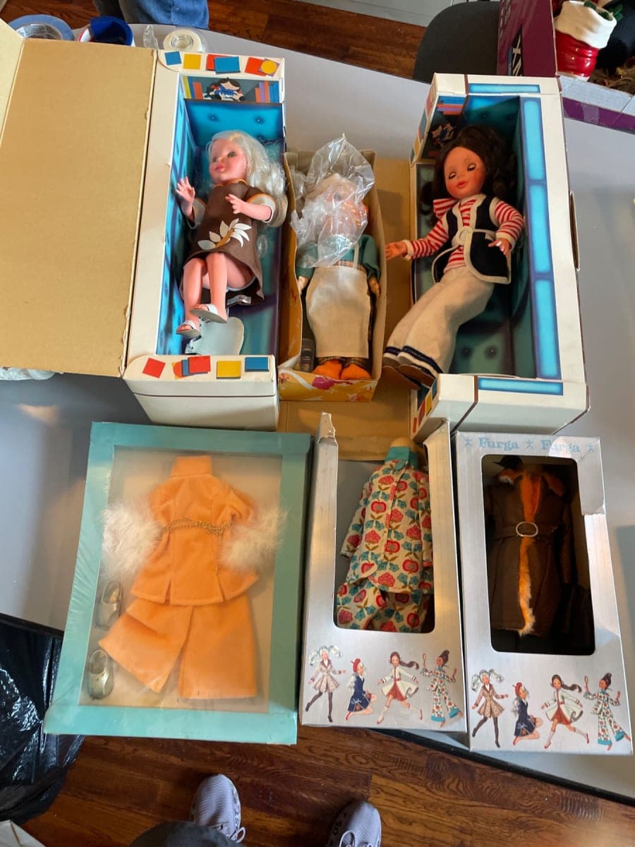 Furga Italian Fashion Dolls with Original Boxes and Clothing Sets - photo 1