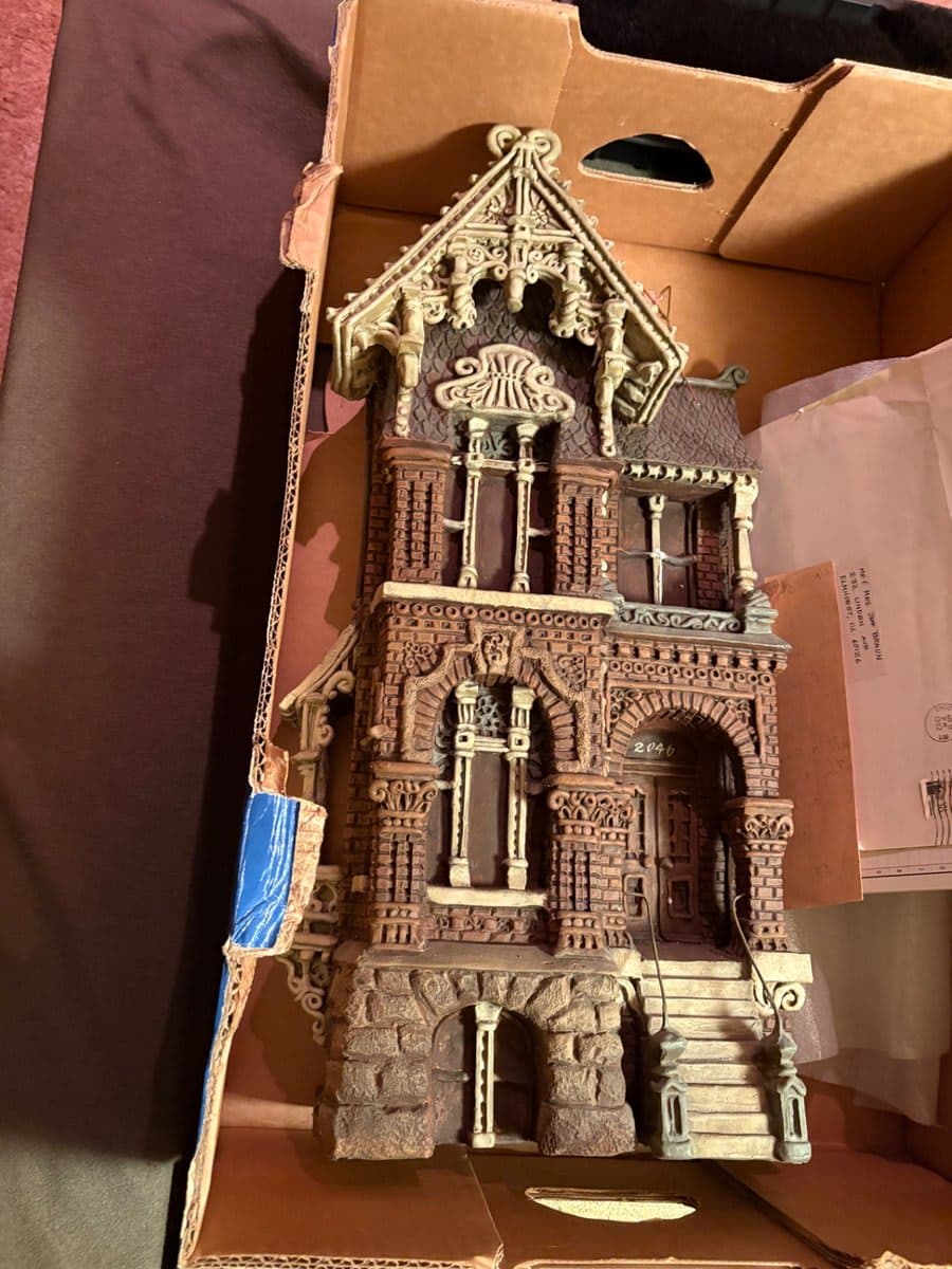 Victorian Rowhouse Architectural Ceramic Building Sculpture #2046 (Zani Jacobson Art) - photo 1