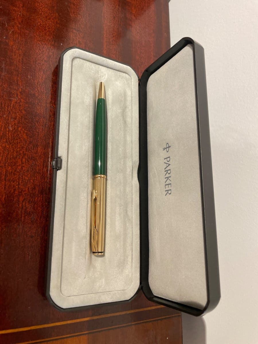 Parker Ballpoint Pen Green & Gold in Original Case - photo 1