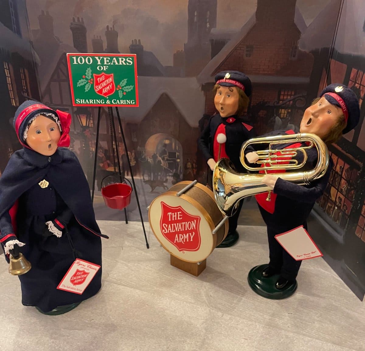 Byers' Choice Salvation Army Caroler Figurines Set - photo 1