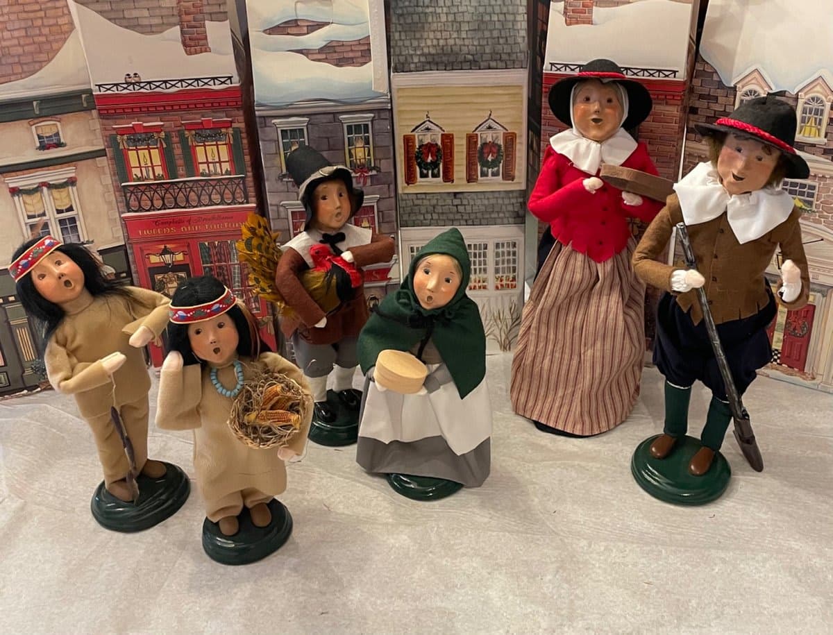 Byers' Choice Carolers Thanksgiving Pilgrim & Native American Figurine Set (6 Pieces) - photo 1