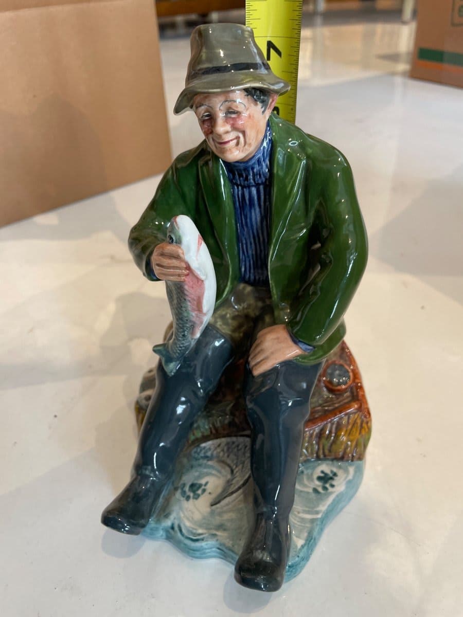 Royal Doulton 'The Fisherman' Porcelain Figurine - photo 1
