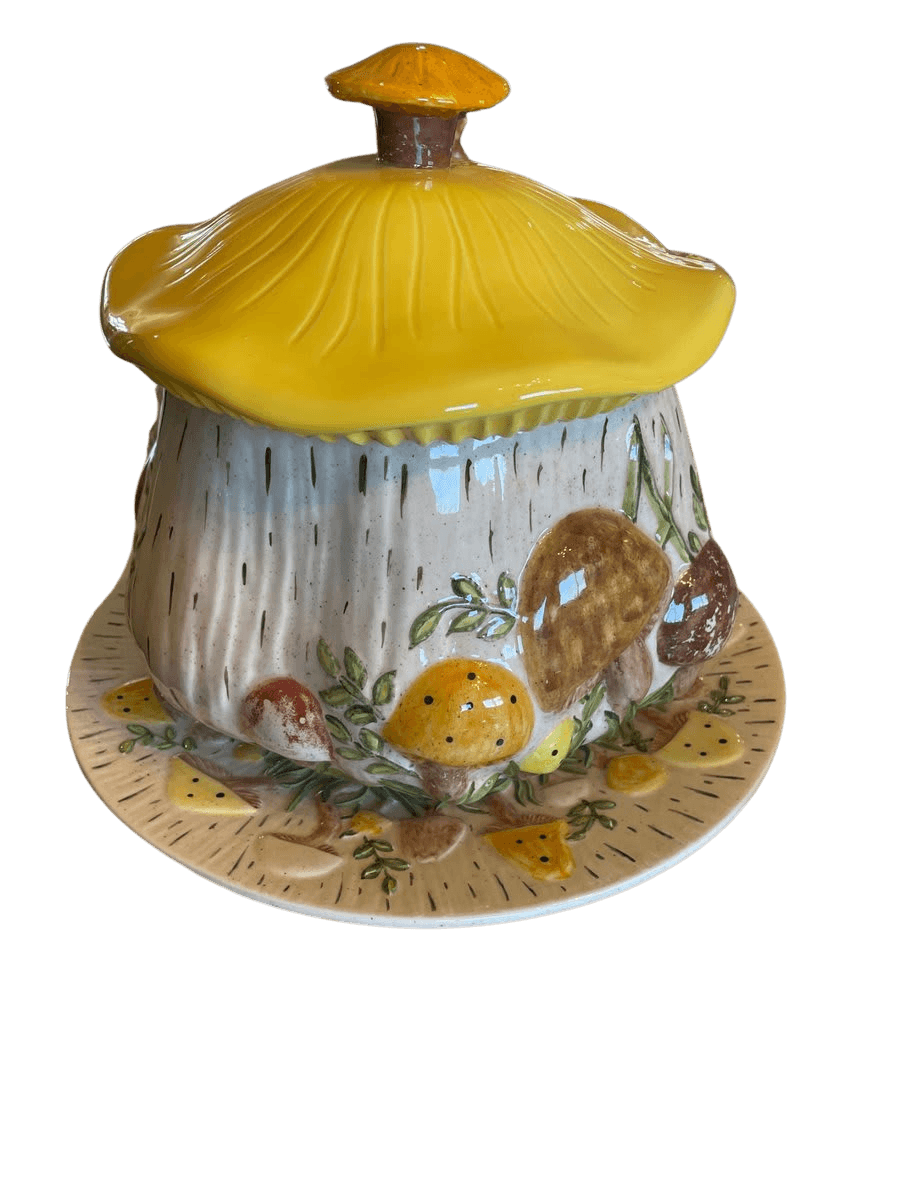 Vintage Mushroom Cookie Jar with Matching Plate — Ceramic Set