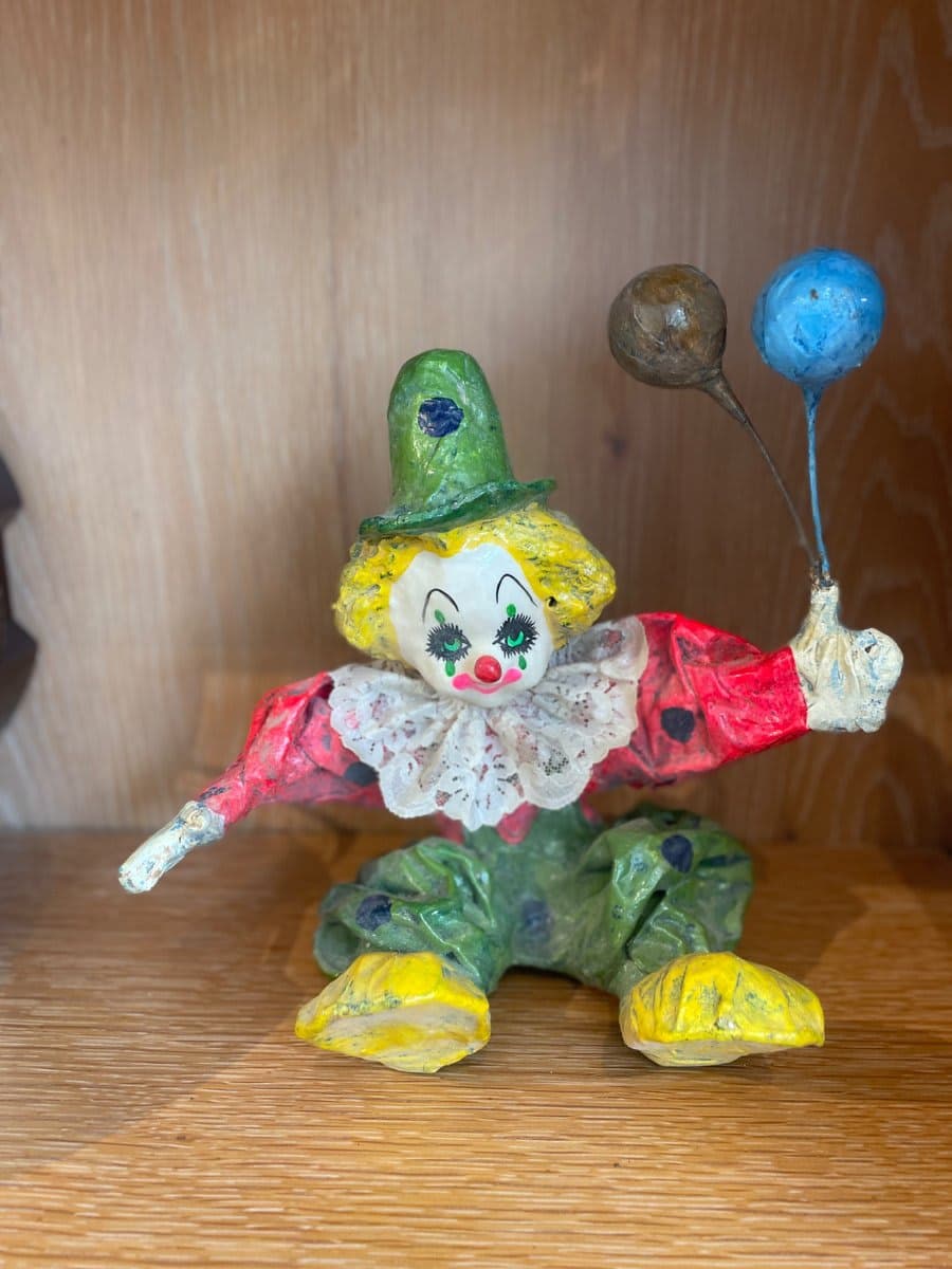Vintage Papier-Mâché Clown Figurine with Balloons - photo 1