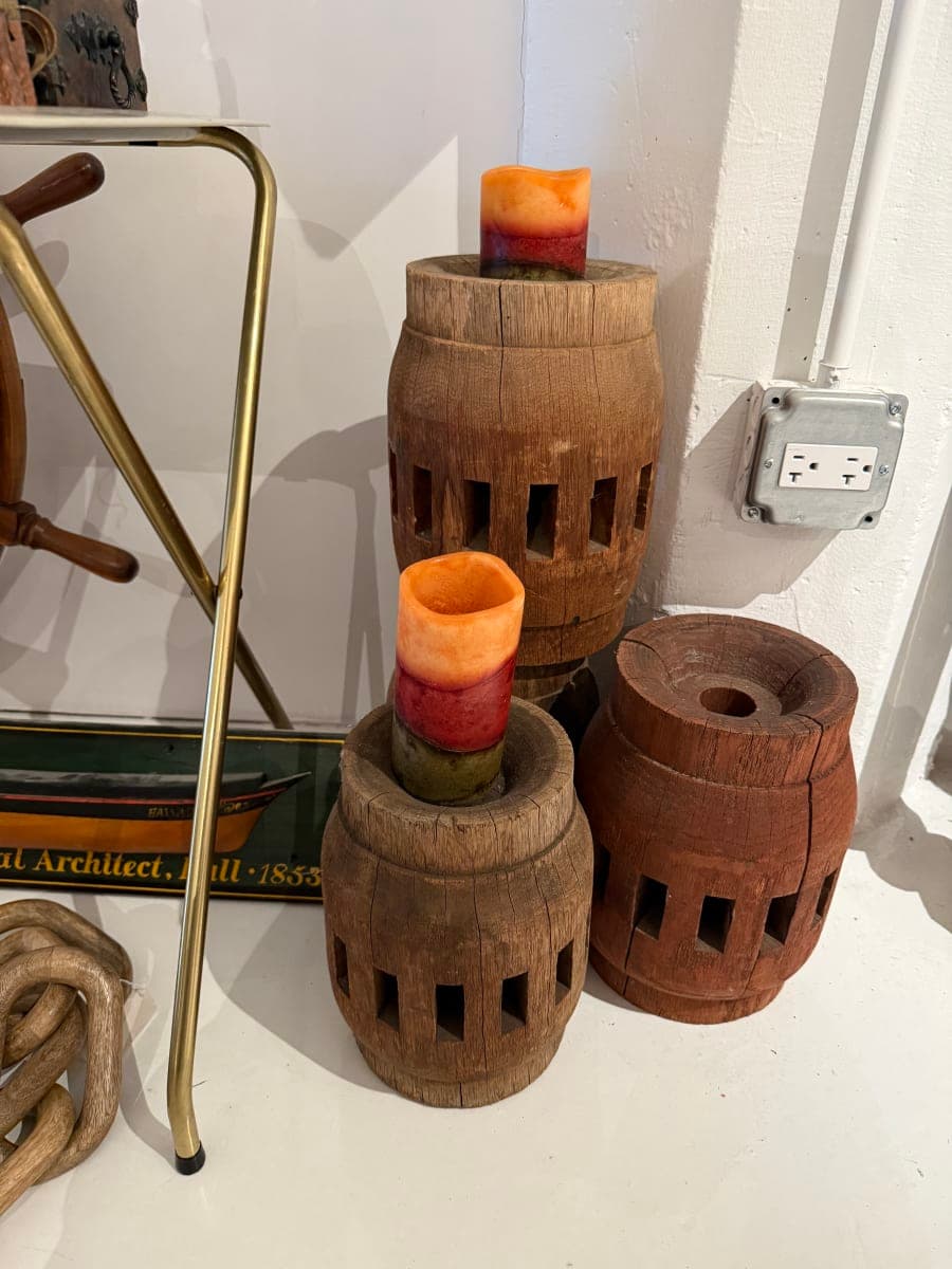 Rustic Carved Wood Barrel Antique Axels - photo 1