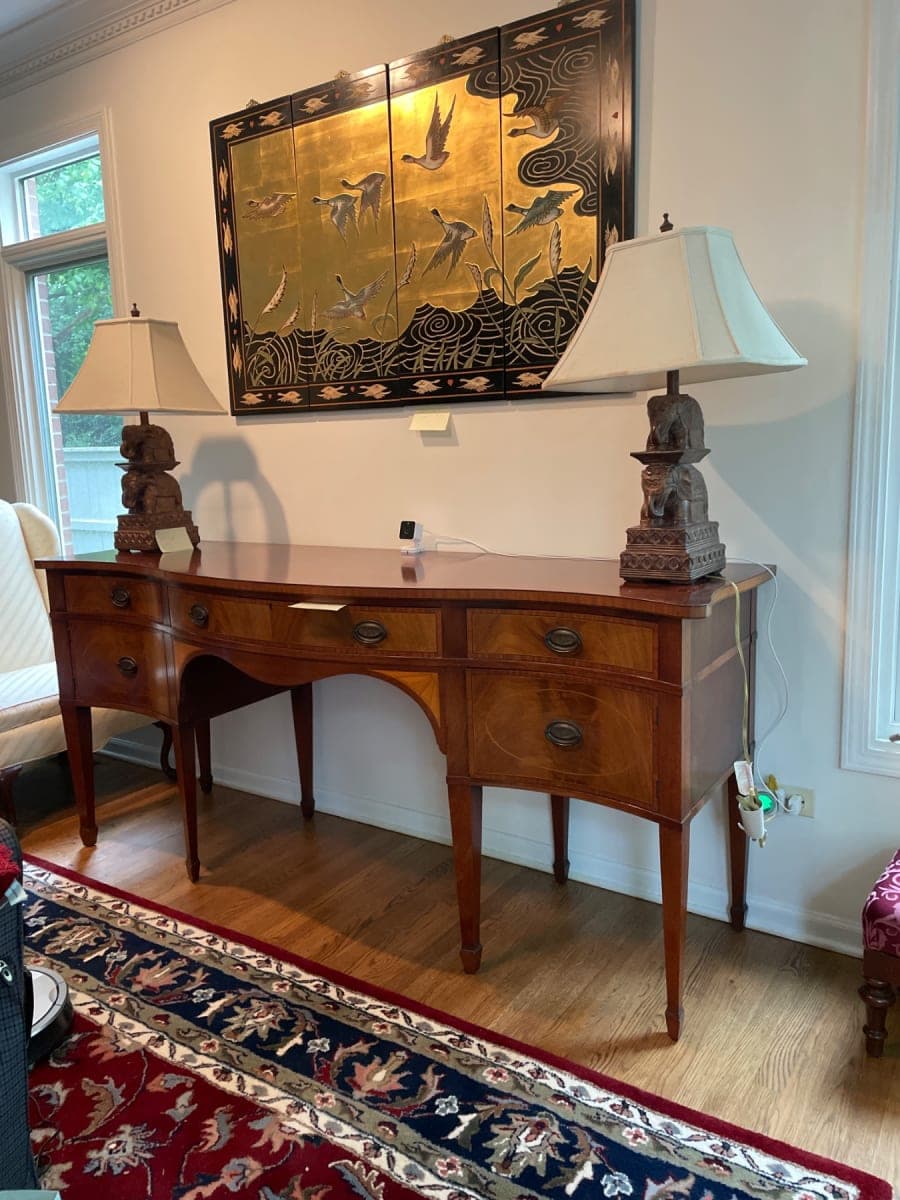 Hepplewhite-Style Mahogany Serpentine Sideboard - photo 1
