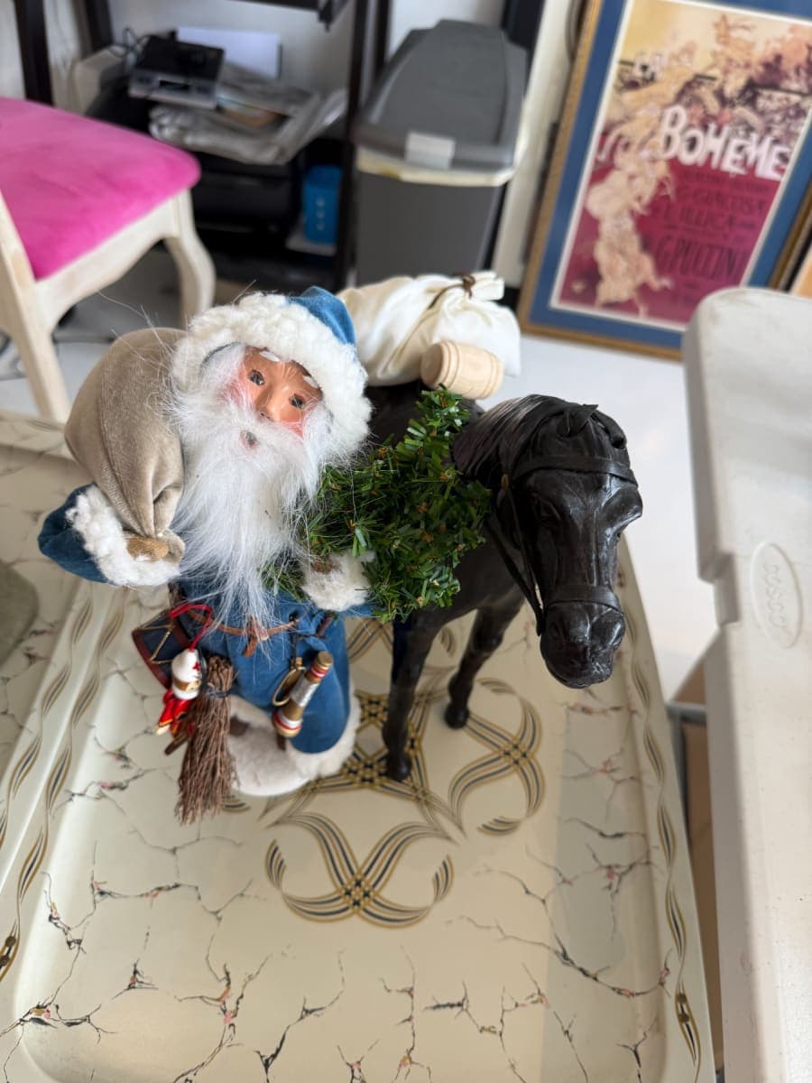 Byers Father Christmas Santa Clause Figure with Black Horse Decoration - photo 1
