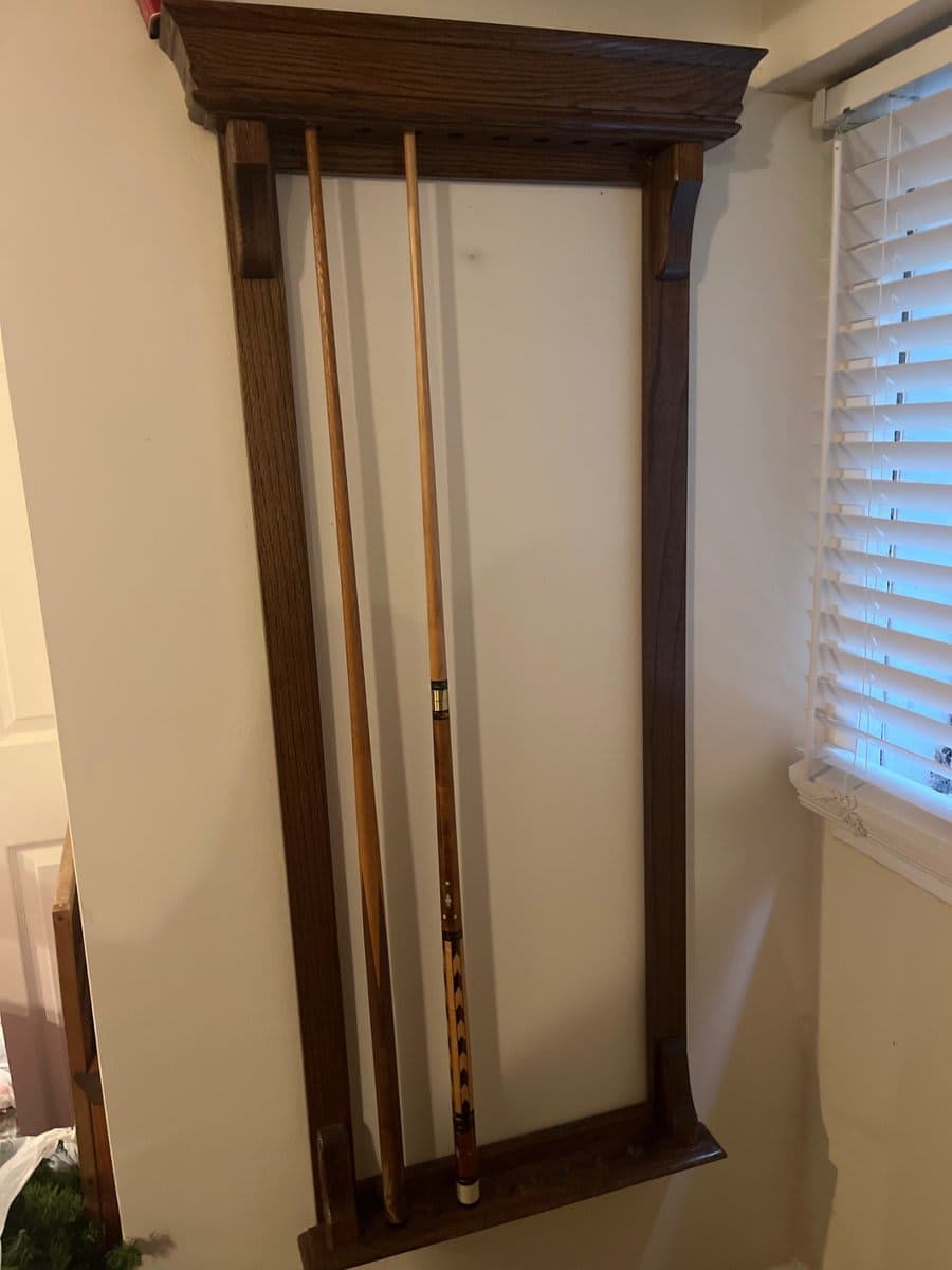Wall-Mounted Oak Pool Cue Rack with 3 Billiard Cues - photo 1