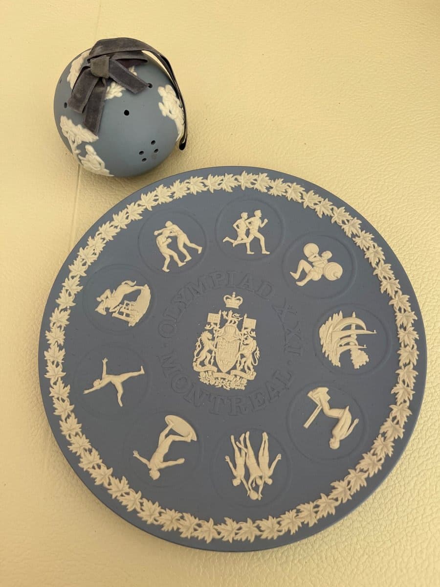 Wedgwood Jasperware 1976 Montreal Olympics Commemorative Plate & Ornament Set - photo 1
