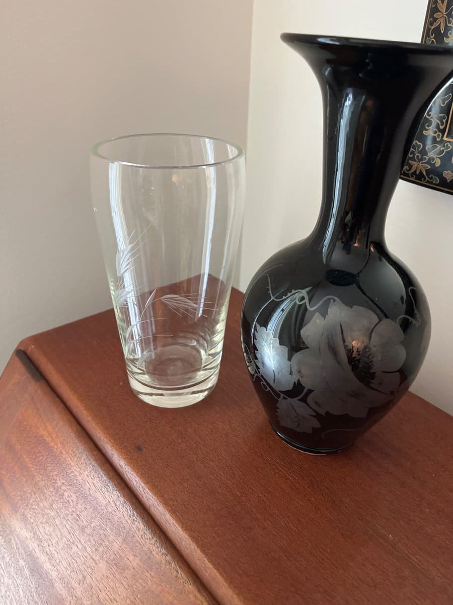 Etched Crystal Highball Glass & Black Floral Glass Vase Set - photo 1