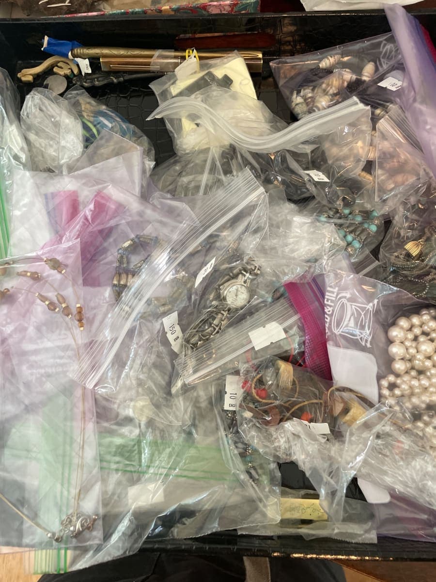Mystery jewelry lot - photo 1