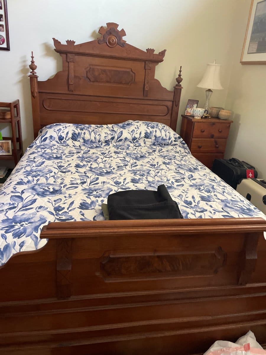 Antique Victorian Eastlake Carved Walnut Full/Queen Bed Frame - photo 1