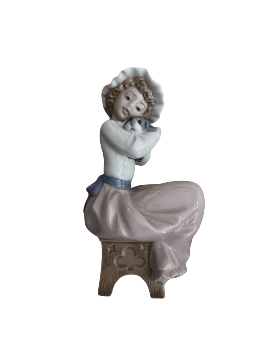 Lladró Girl with Hat Porcelain Figurine - photo 1