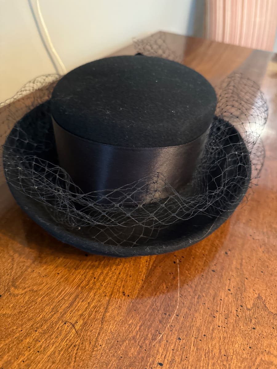 Vintage Black Felt Mini Top Hat with Veil - photo 1