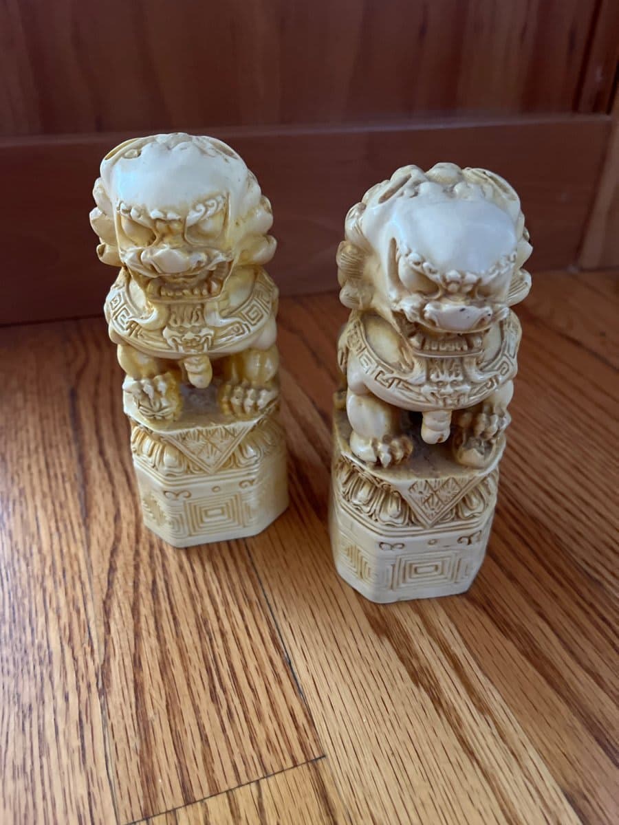 Chinese Foo Dog Guardian Lion Figurine Pair