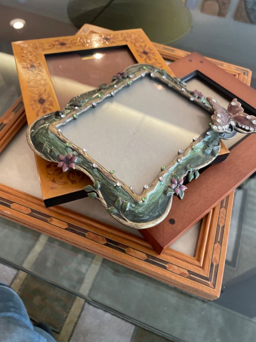 Set of frames